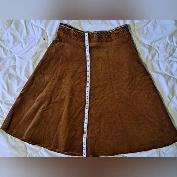 💜Skirt Size 4 decorative Embroidery waist  detail 🩵 - Picture 4 of 6